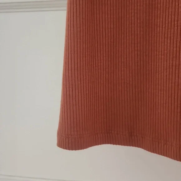 Nine West Rust Tan Short Sleeve Tee Size M - Picture 6 of 10